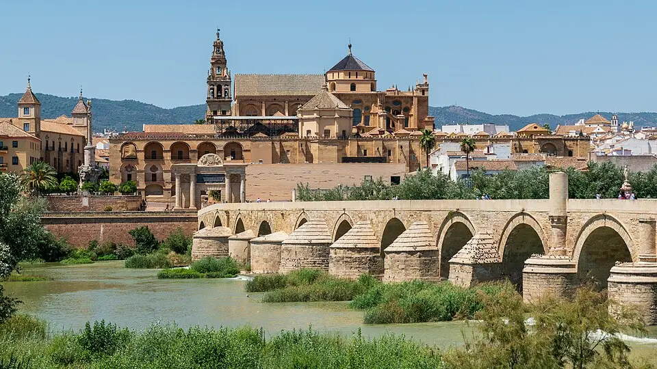 Vista de Córdoba (mezquita, casco histórico)